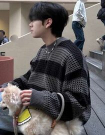 Dark Stripe Relaxed Knit – ไหมพรมลายทางเข้มทรงหลวม