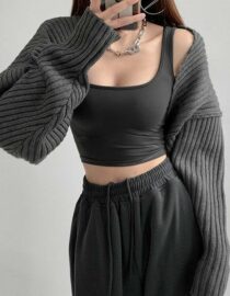 Cropped Ribbed Shrug Set – ชุดสเวตเตอร์ครอปแขนยาวผ้าร่อง